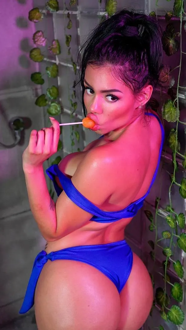 Canela Skin (Latina)