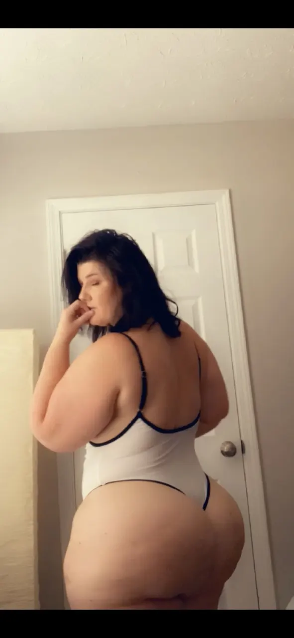 Gordita linda con actitud 357