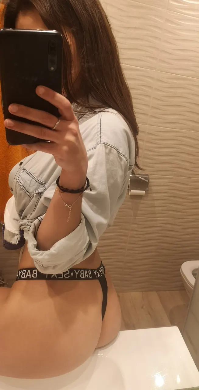Belu Flaquita Preciosa muy Putita Necesitada de Leche,le das