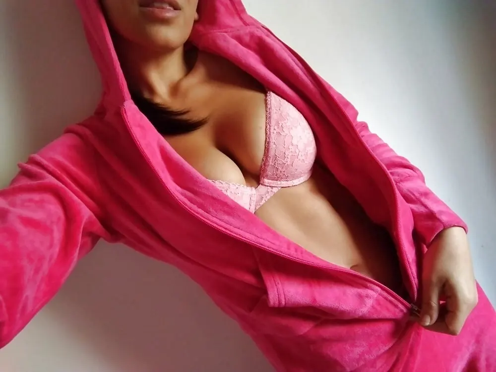 Gatita se come toda una vergota