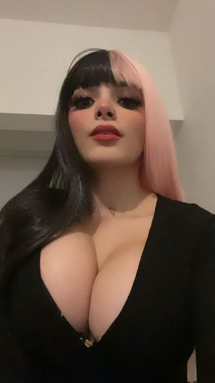 Karely ruiz y sus Enormes tetas