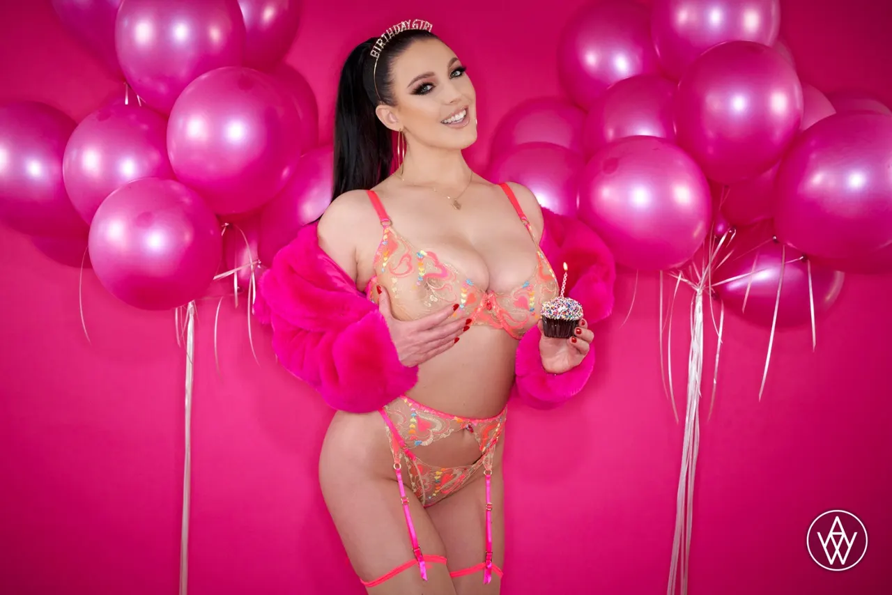 Angela White: feliz cumple