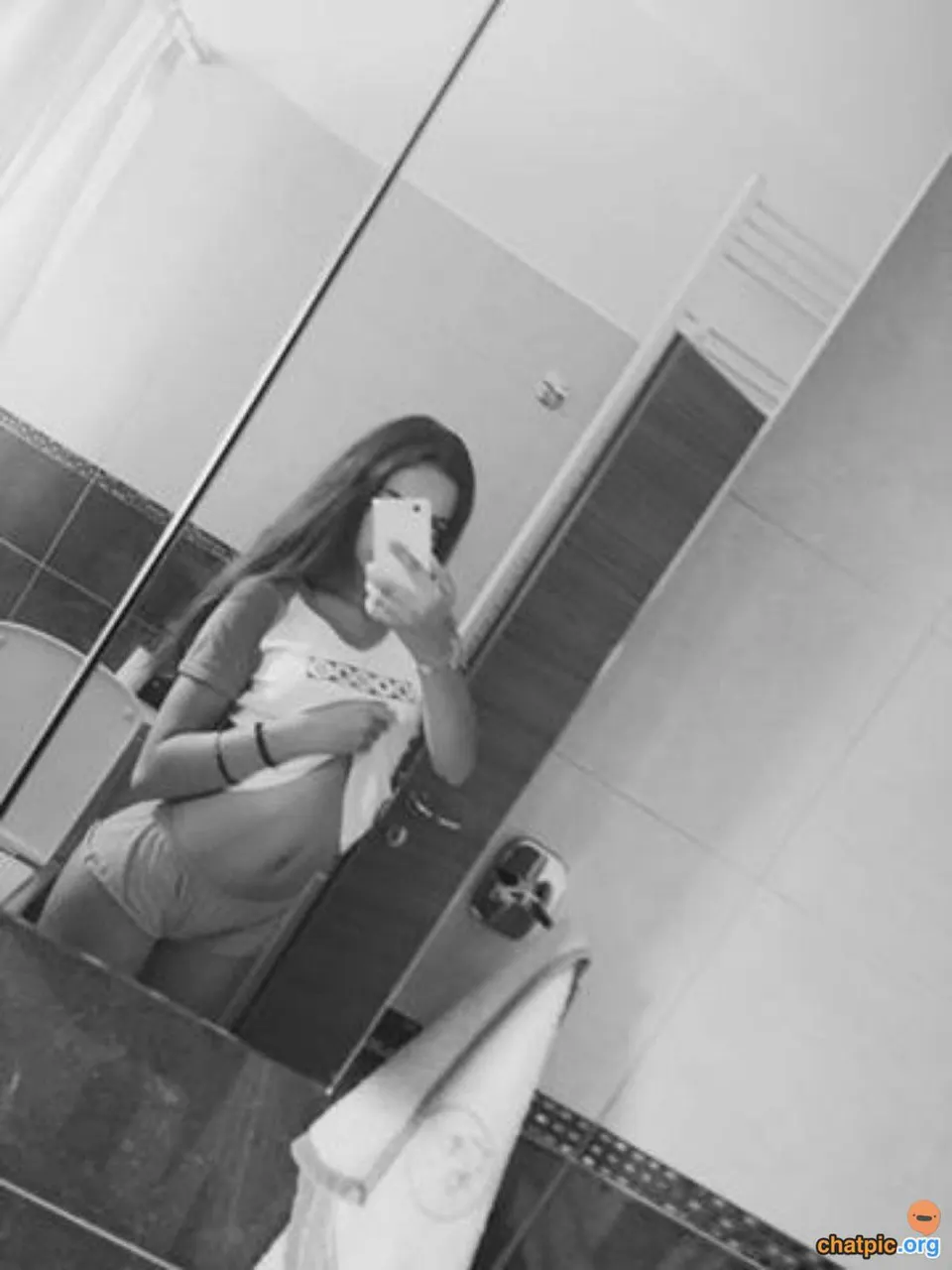 hermosa pendeja mostrandose