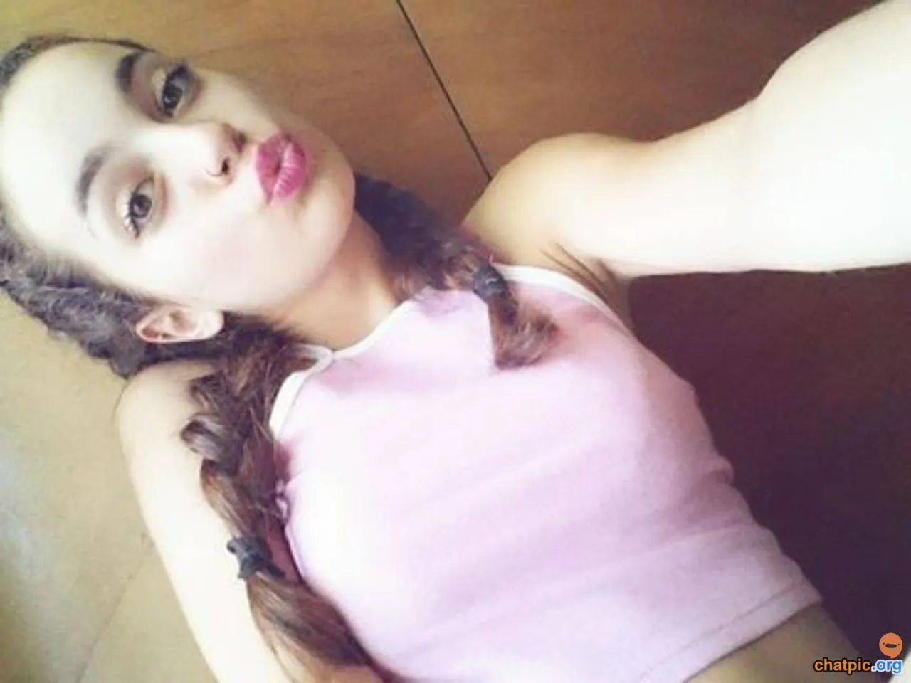 hermosa pendeja mostrandose