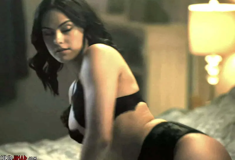 Camila Mendes