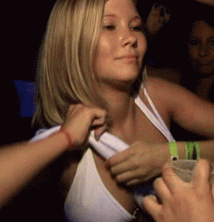 Sexy Tetas Gifs - Caliente!