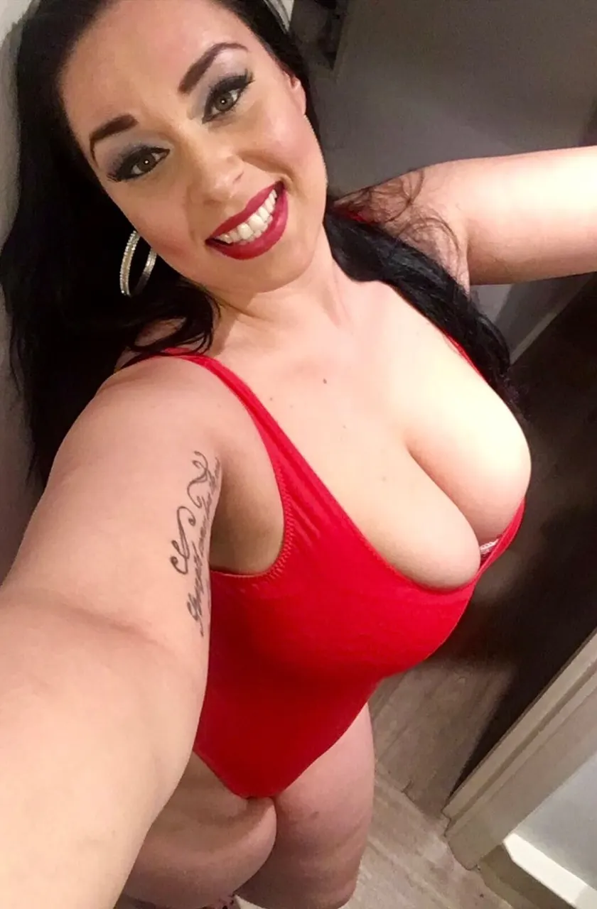 Gordita linda con actitud 359