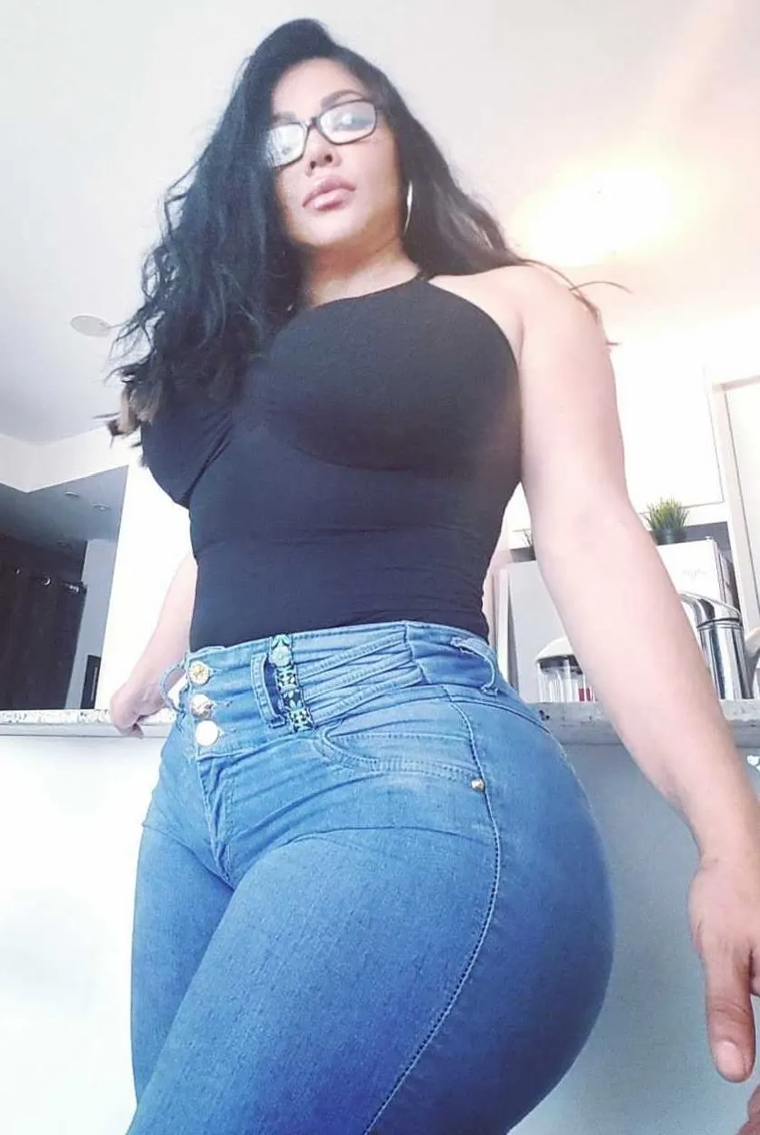 Gordita linda con actitud 359