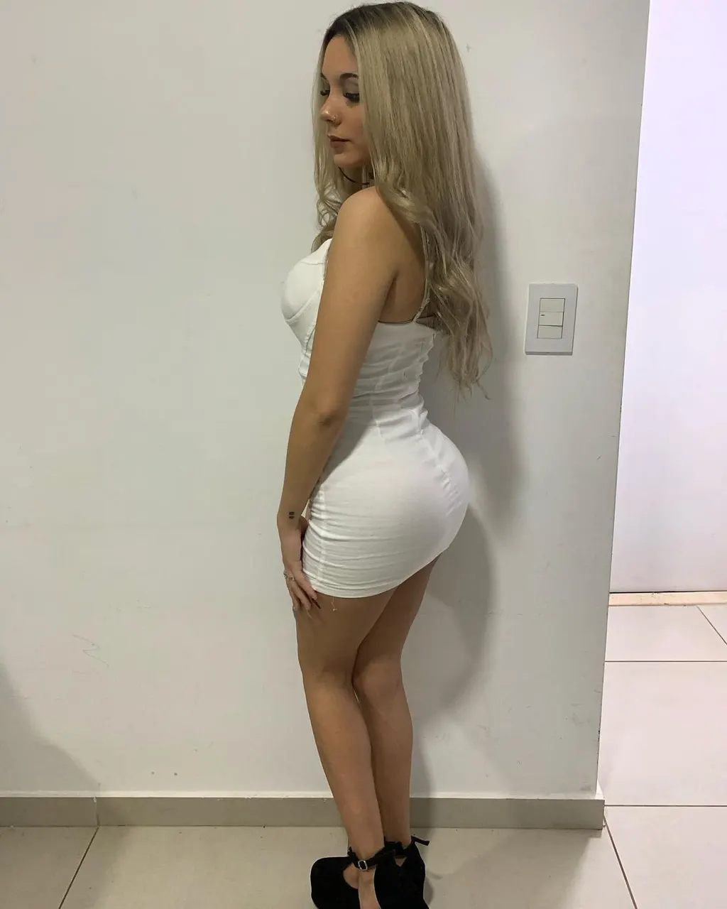 Loriana, pendeja con tremendo burrote