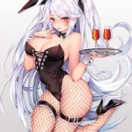 Bikini y cosplay de conejita hentai