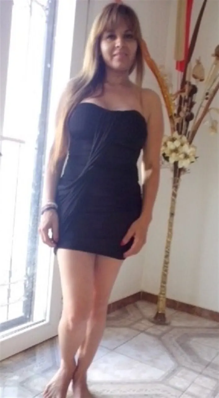 Una linda hembra bien putona
