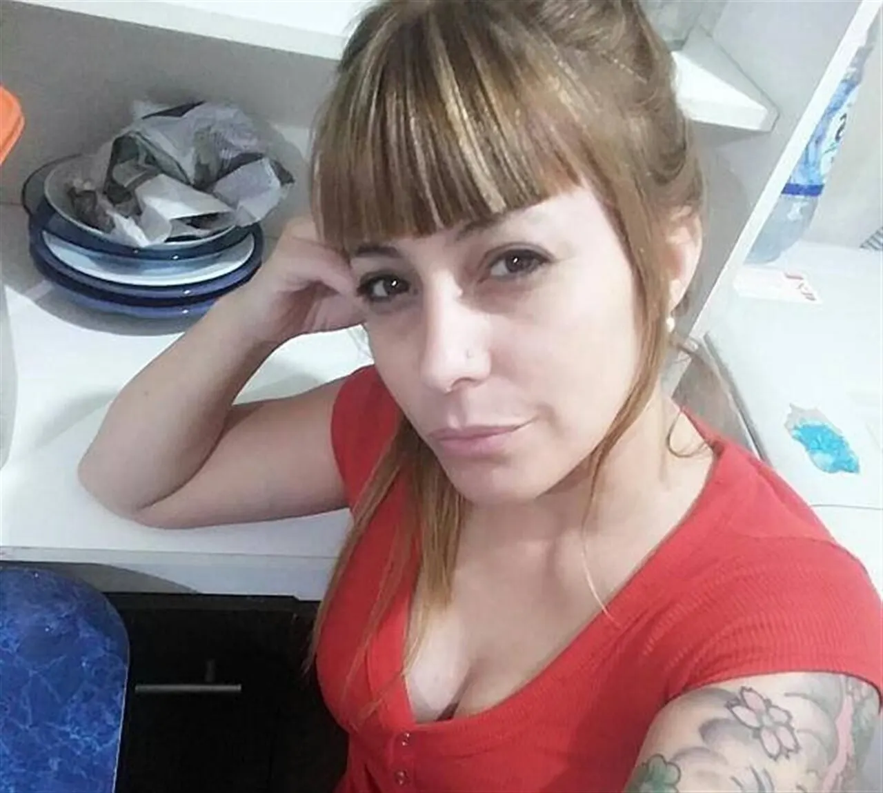 Una linda hembra bien putona