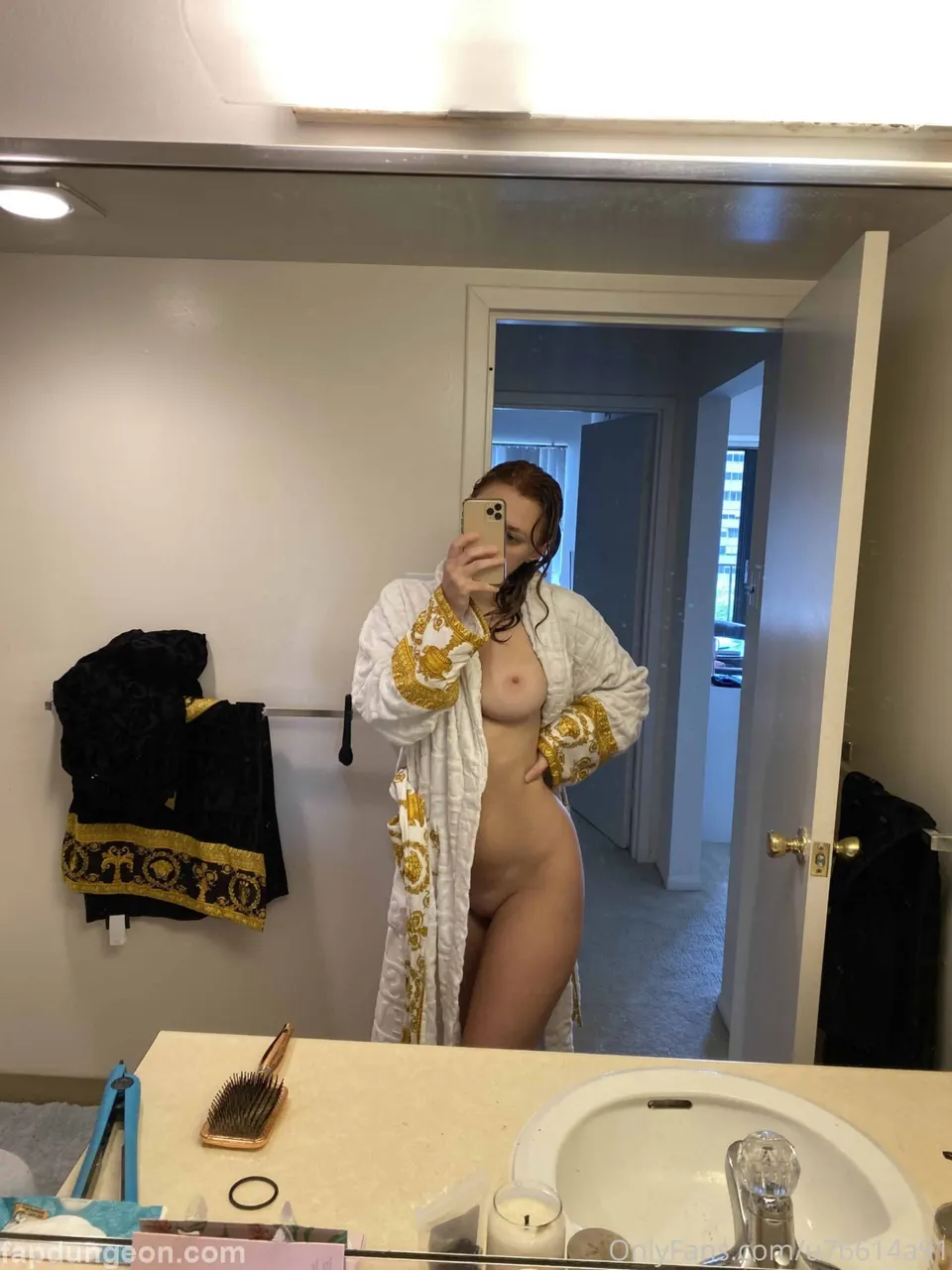 Rubia tetona y culona imperdible