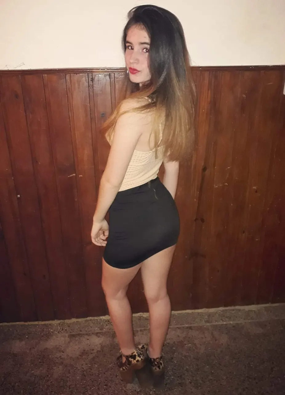 Giuliana Costales argenta culona.