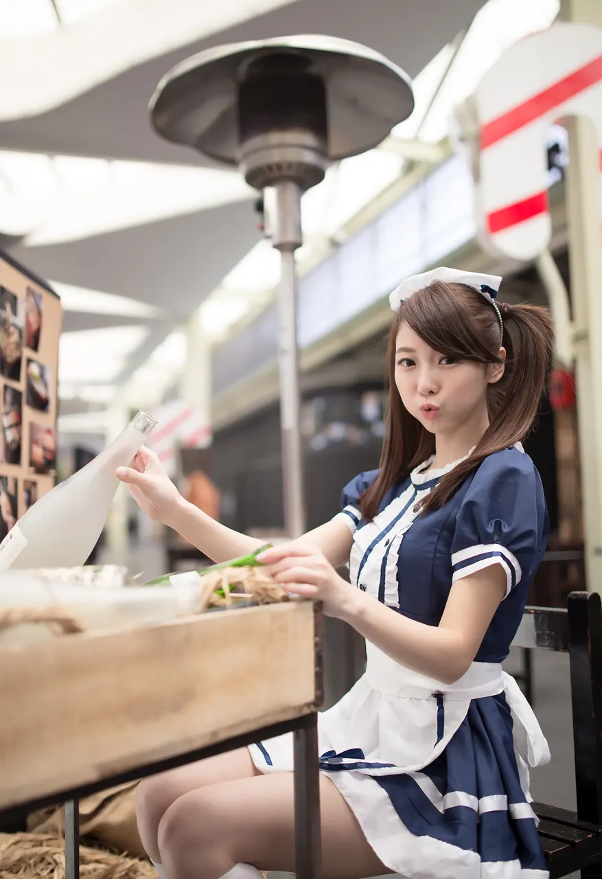 Pretty Woman Wearing Maid Costume Asian Gravure Idol (soft)