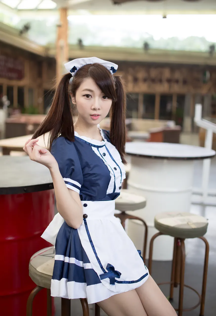Pretty Woman Wearing Maid Costume Asian Gravure Idol (soft)