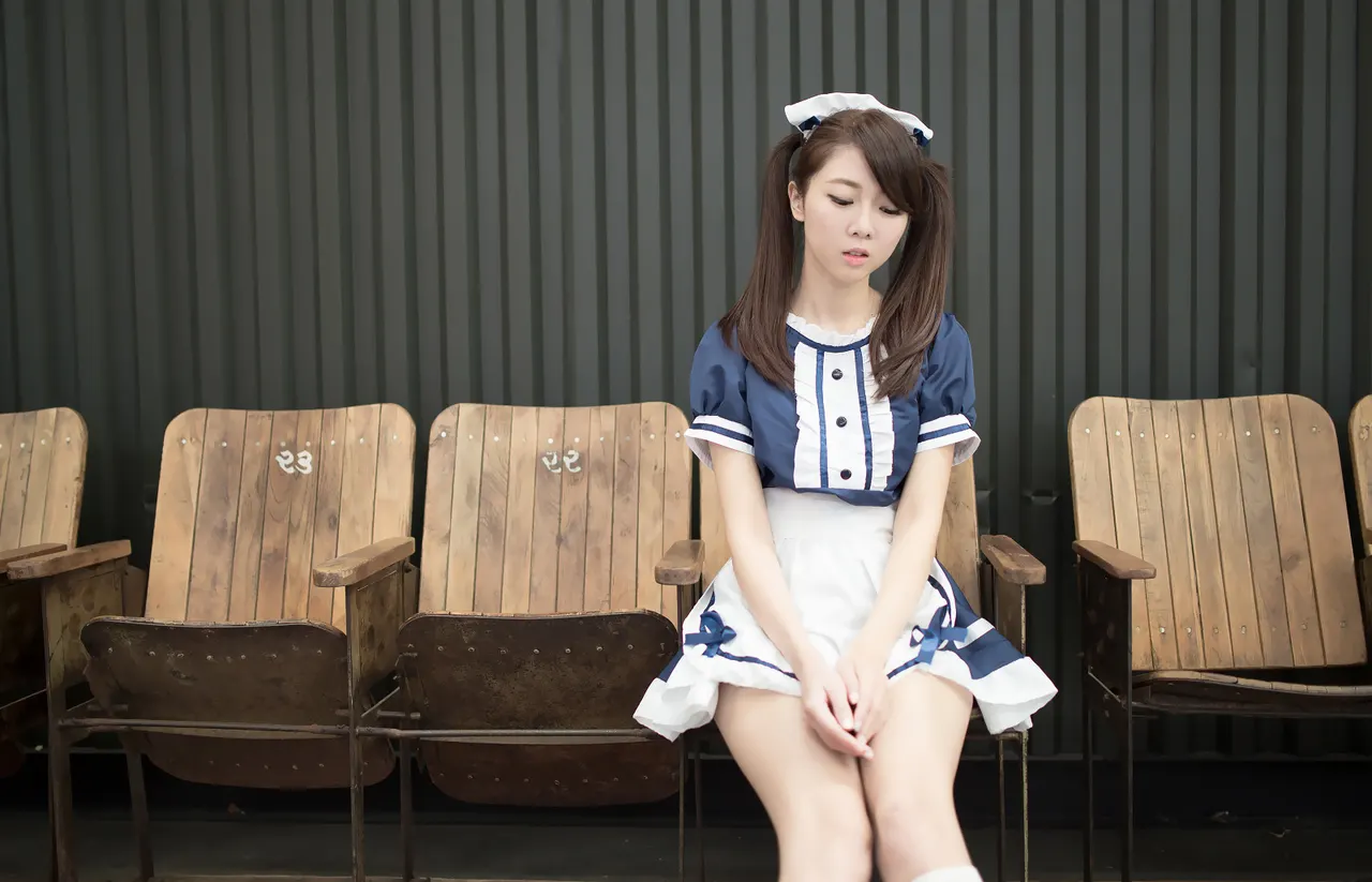 Pretty Woman Wearing Maid Costume Asian Gravure Idol (soft)