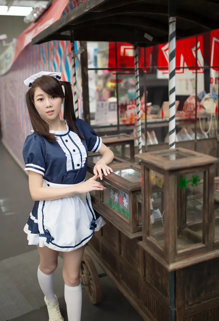 Pretty Woman Wearing Maid Costume Asian Gravure Idol (soft)