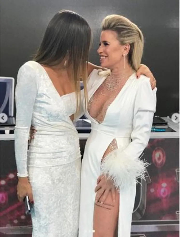 Flor Peña milf tetona (SUPERpost)