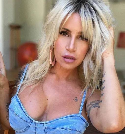 Flor Peña milf tetona (SUPERpost)