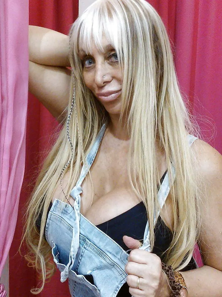 Barby Pop... De Reina De La Salada... A Gato Argento...