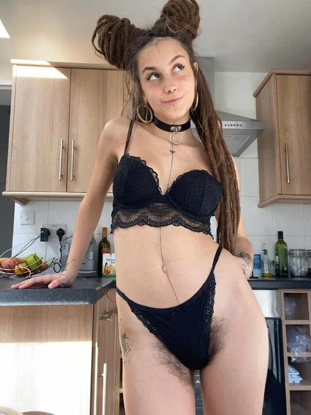 Kali, linda hippie peludita