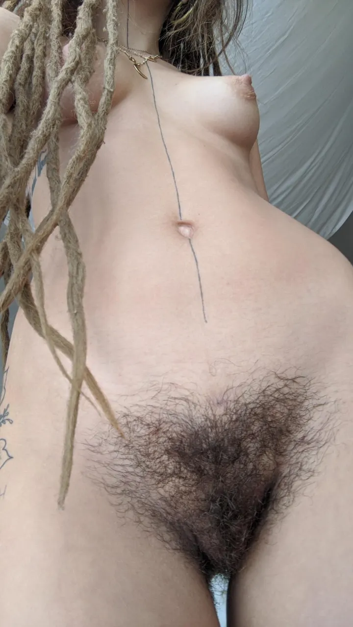 Kali, linda hippie peludita