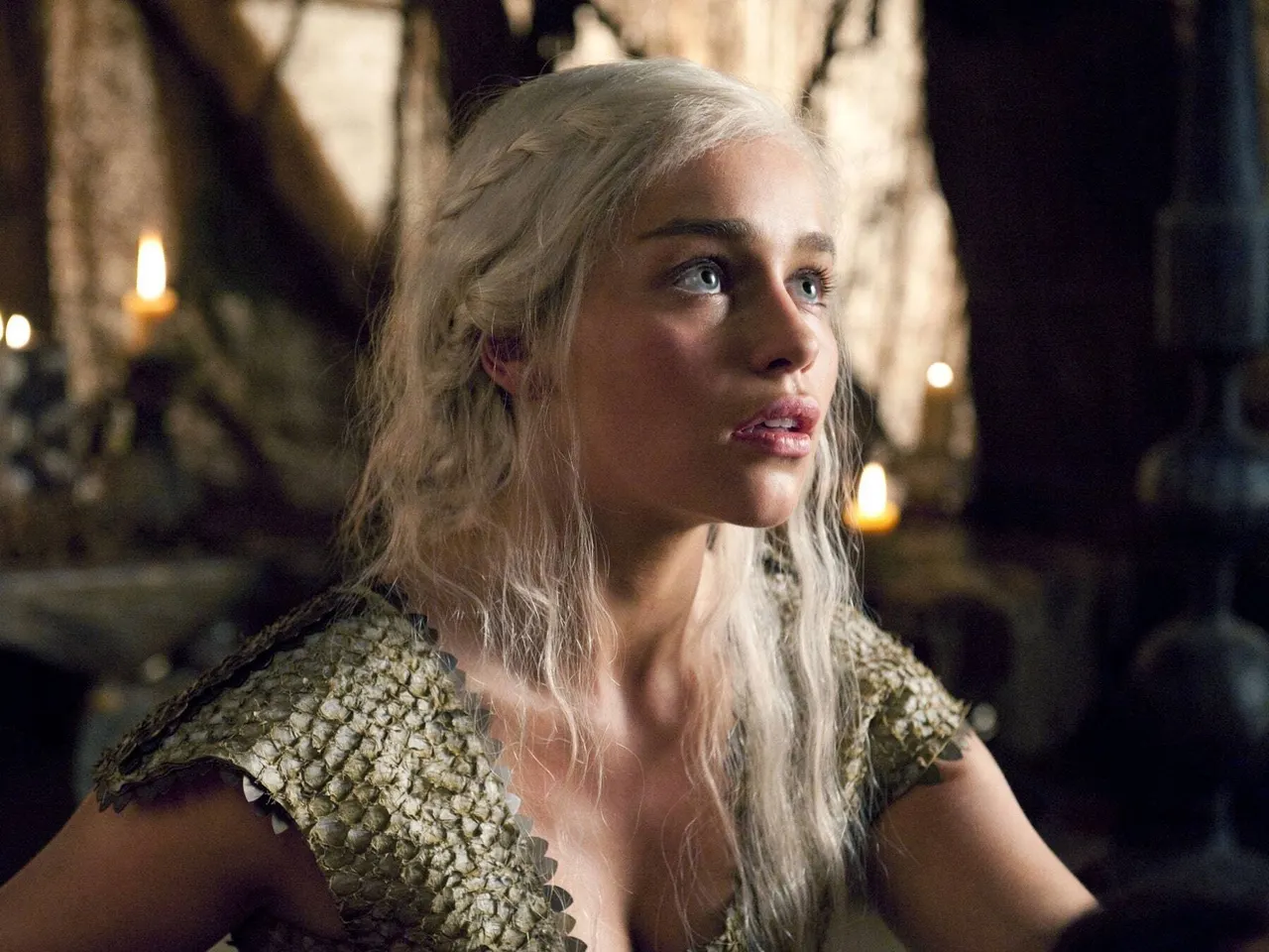 Emilia Clarke desnuda en la película fuego de trueno