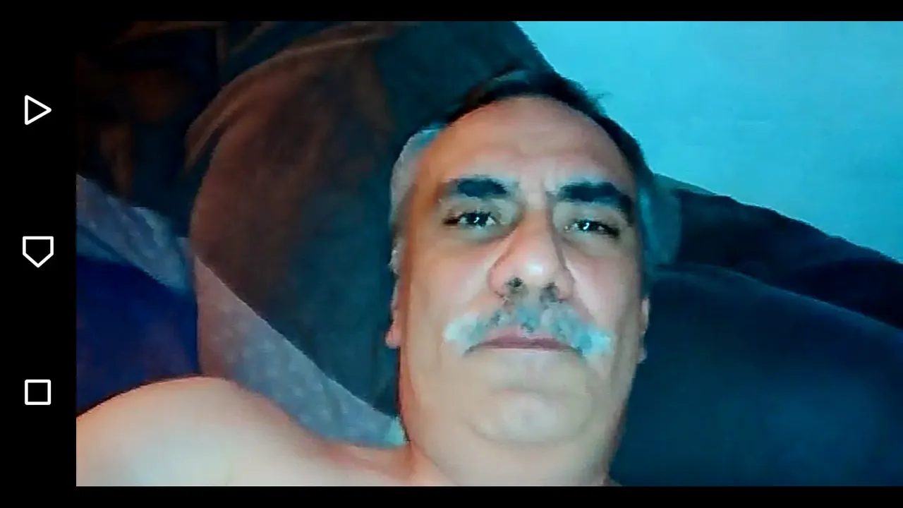 Quien conoce a ese viejo pa chuparle el picó