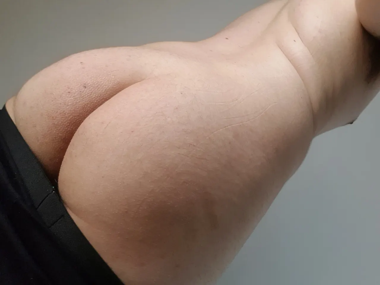 Mi colita gordita para ustedes 🤭