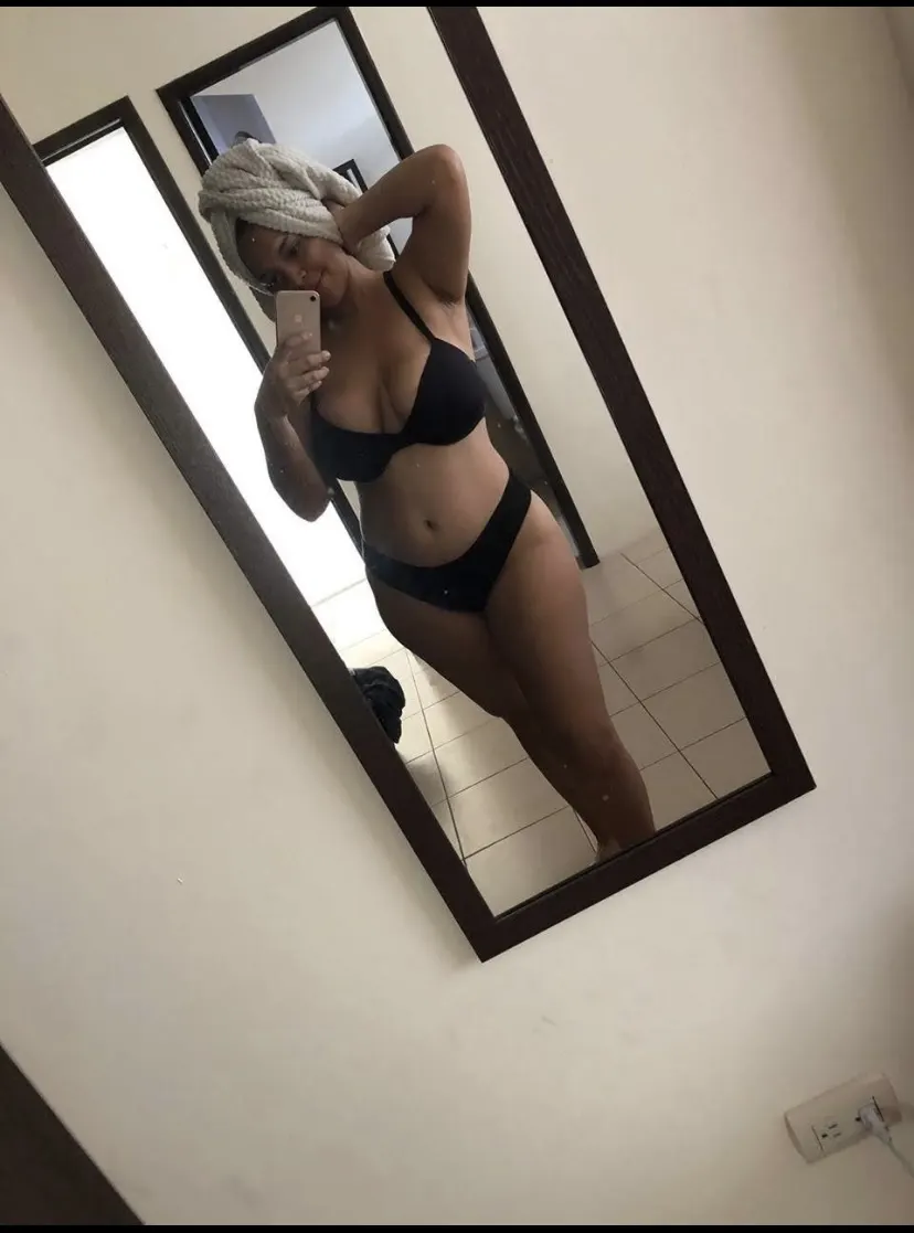 Kelly-Modeló Ecuatoriana +18🔥🔥