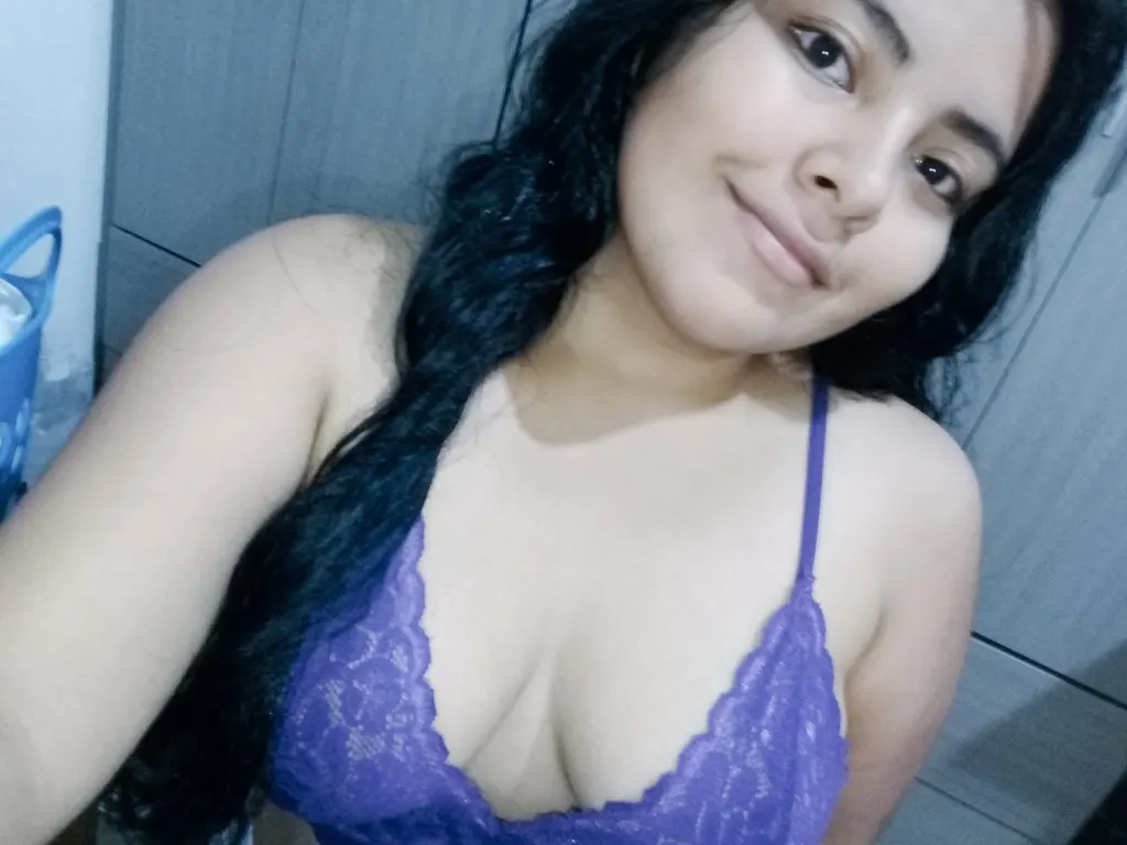 Sabrosa hermana de mi amigo joel, cogiendo a escondia de el