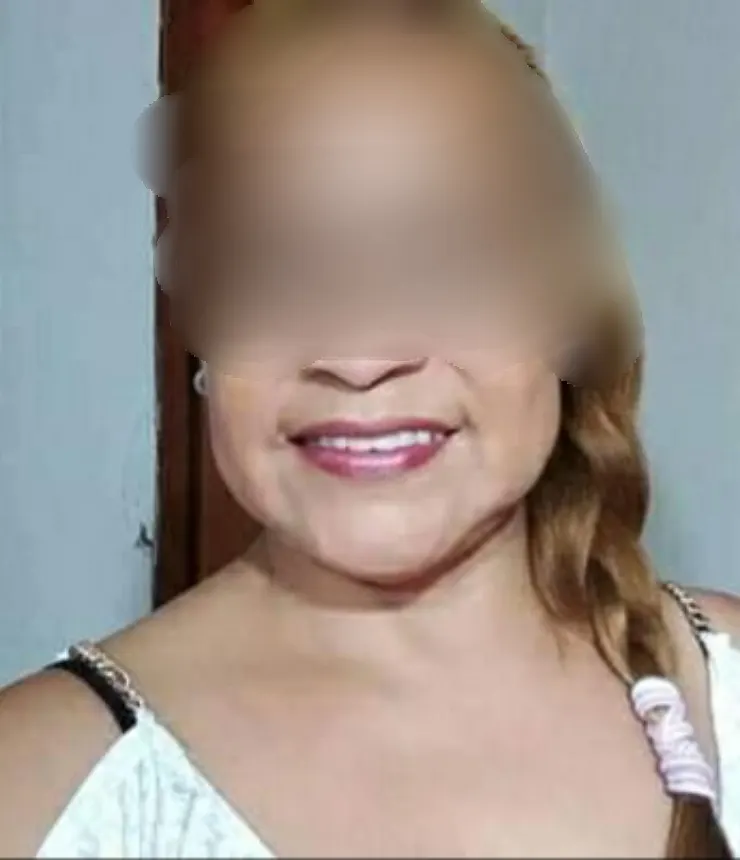 Me encanta cuando muestra el anillo para un buen anal