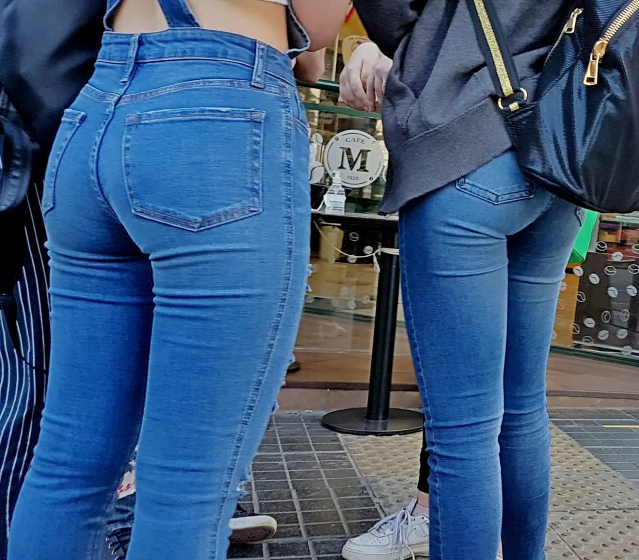 Por La Calle..culos ,tetas,papos