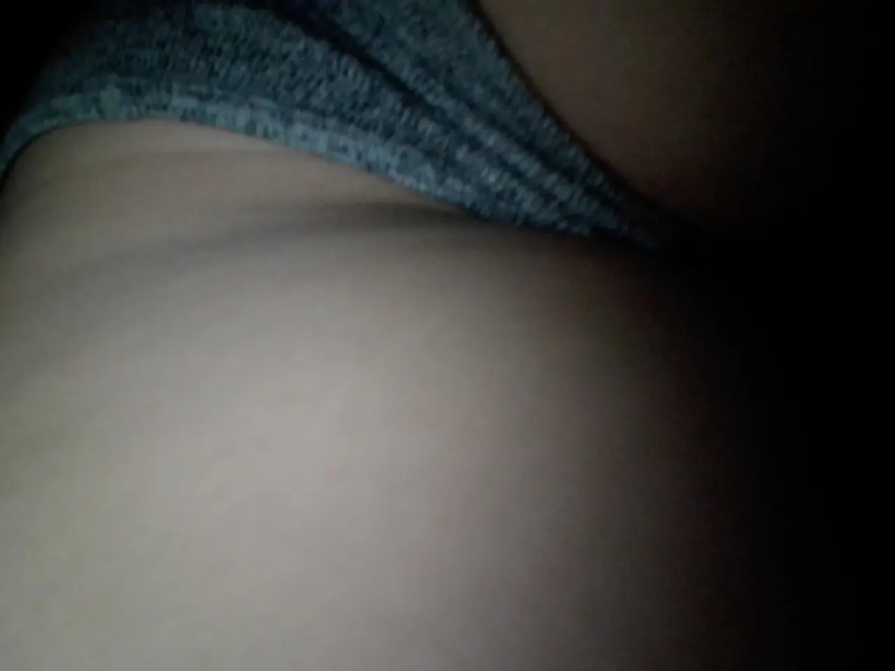 CULITO EN SHORT DE MI HERMANA