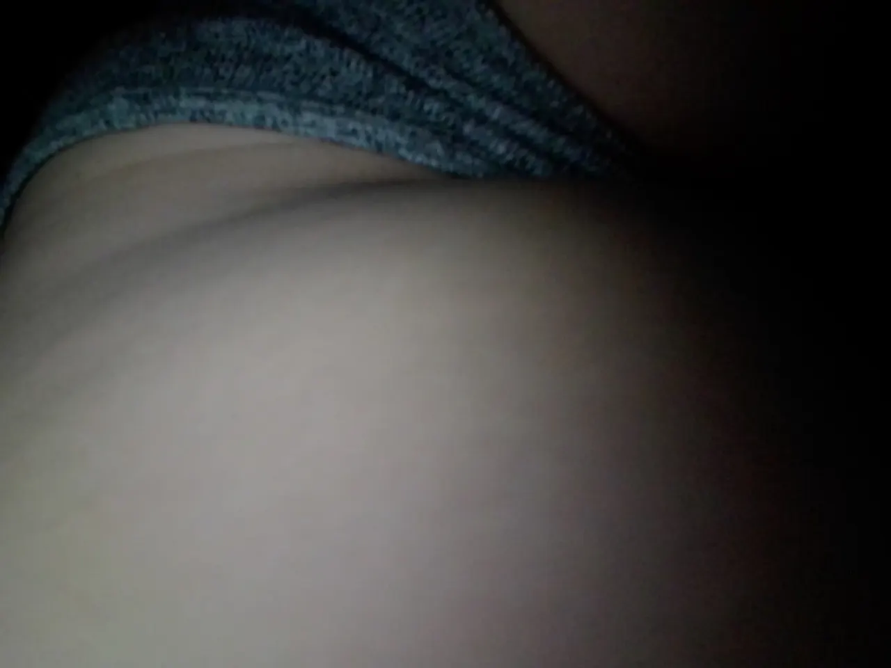 CULITO EN SHORT DE MI HERMANA