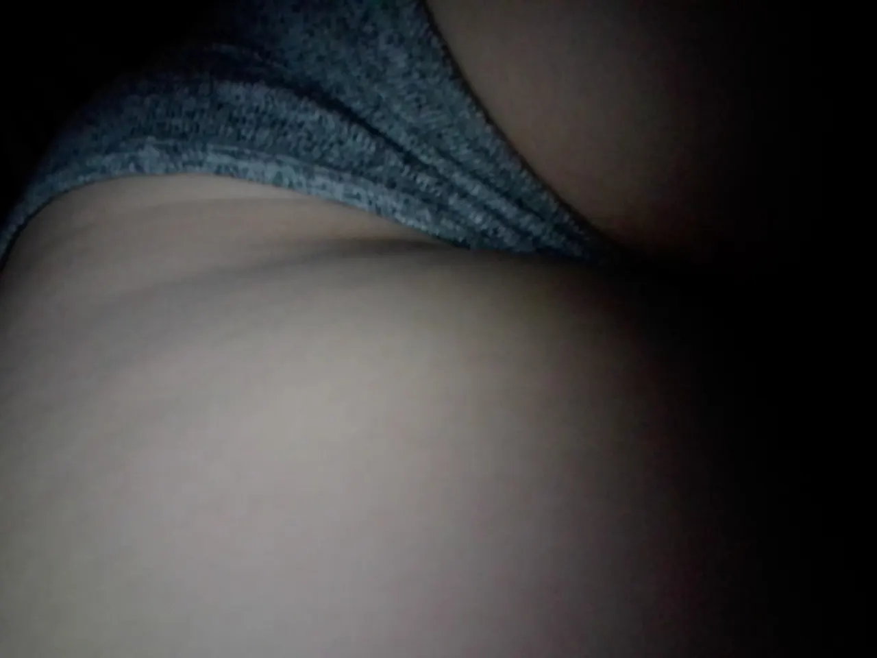 CULITO EN SHORT DE MI HERMANA