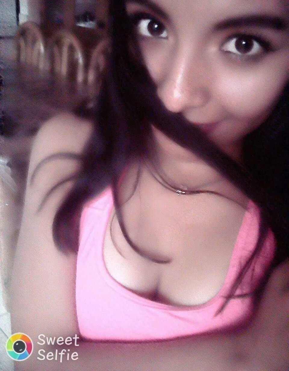 Karla Gabriela peruana sabrosa.