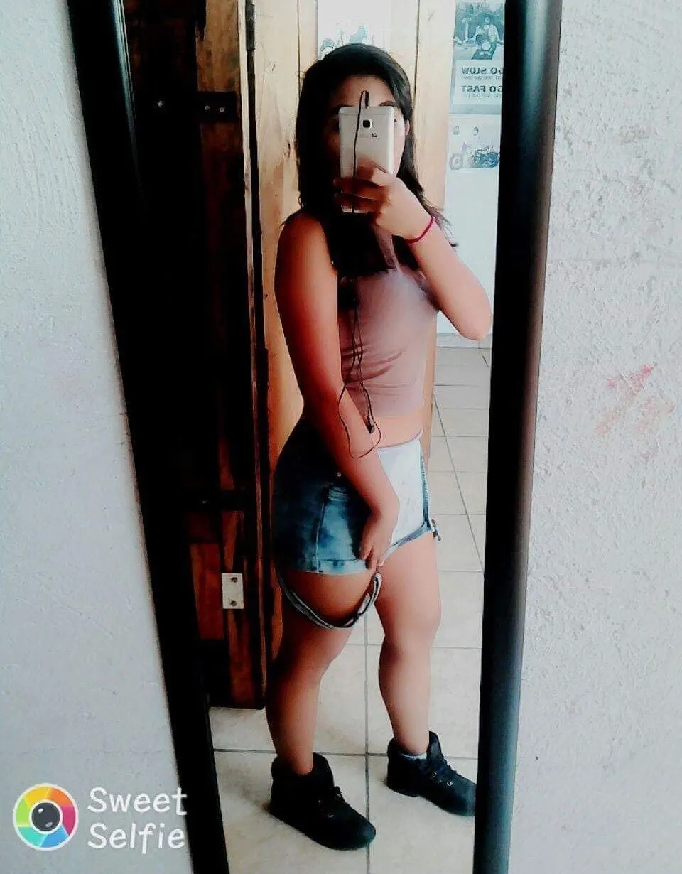 Karla Gabriela peruana sabrosa.