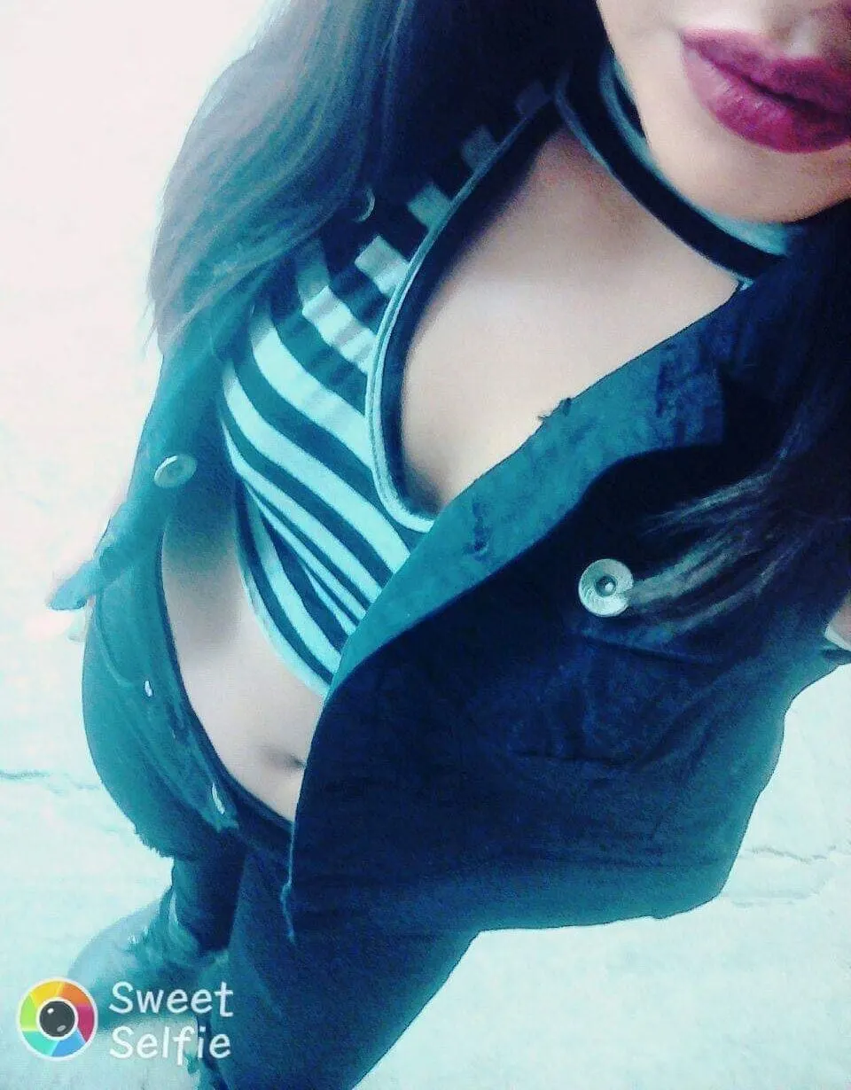 Karla Gabriela peruana sabrosa.