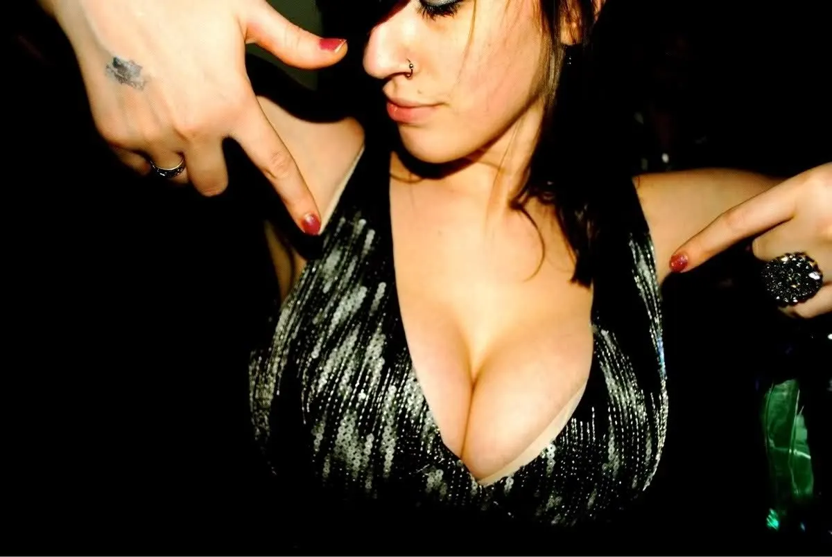 Flaca tremendas tetas y concha.