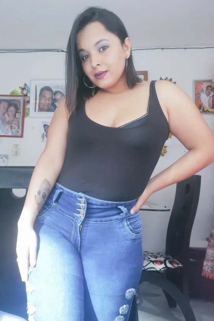 Gordita linda con actitud 360