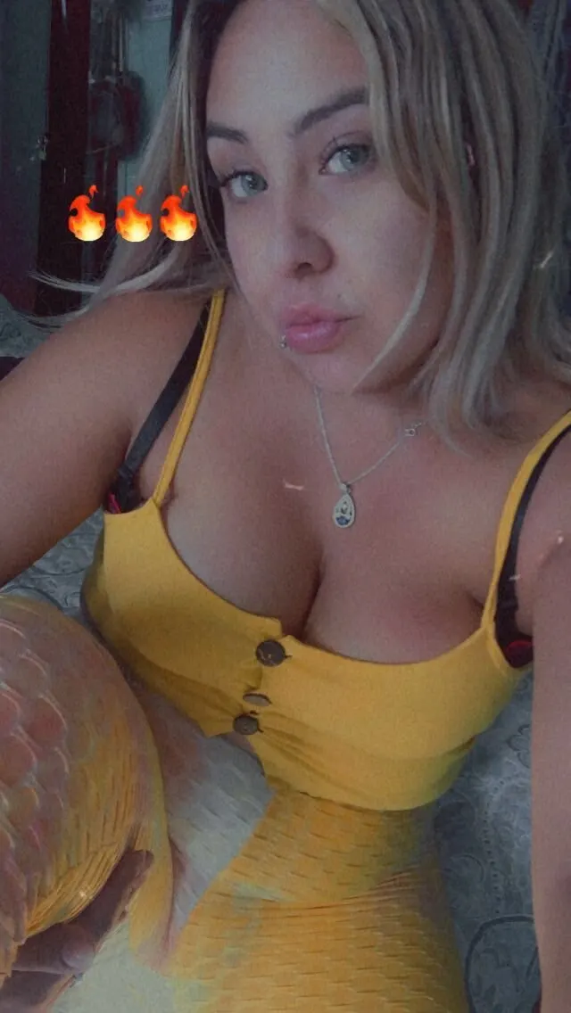 Gordita linda con actitud 361