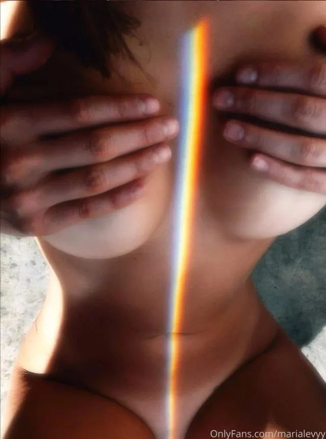 La caliente María Levy
