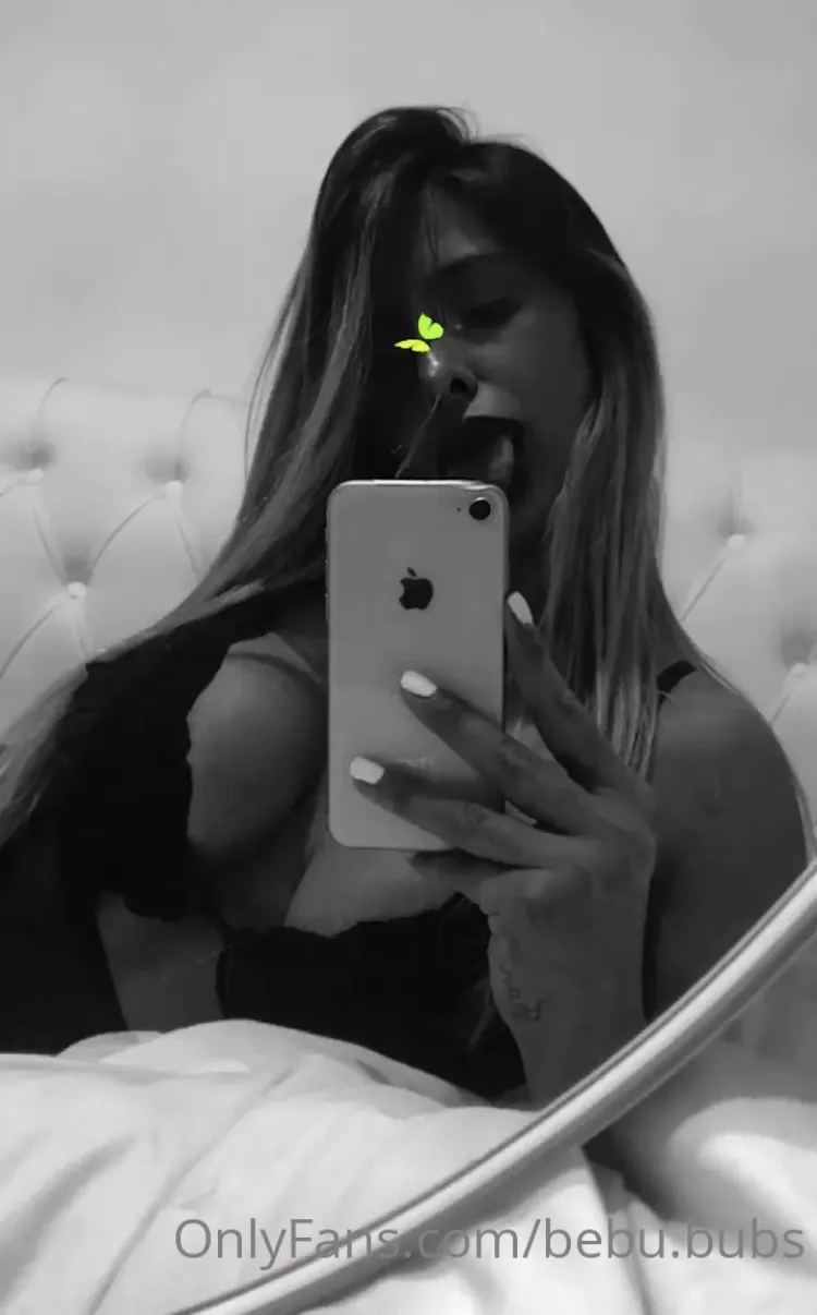 Tetona juguetona. Quiero ser poringuera 😈 🔥