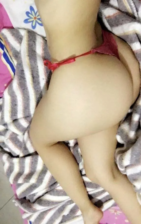Camila Navarro desnuda