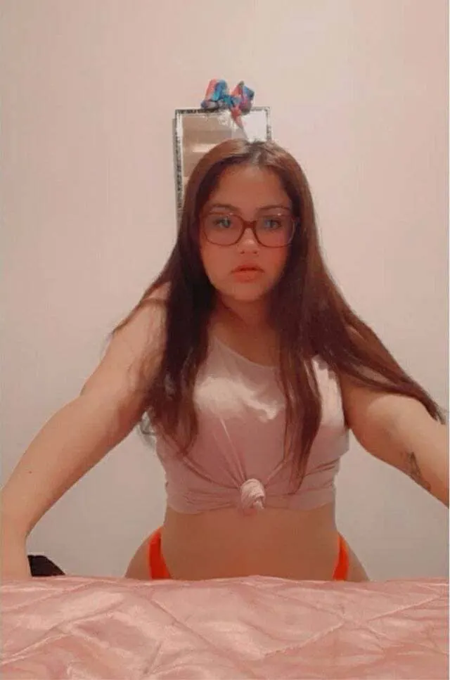Pendeja culona dejen aportes@v4le.e vlocked.com/v4lee
