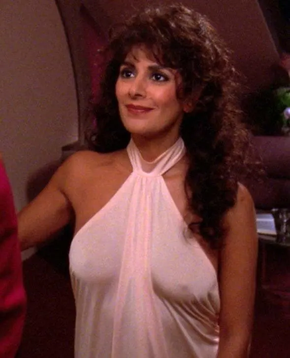 Marina Sirtis,una milf increible
