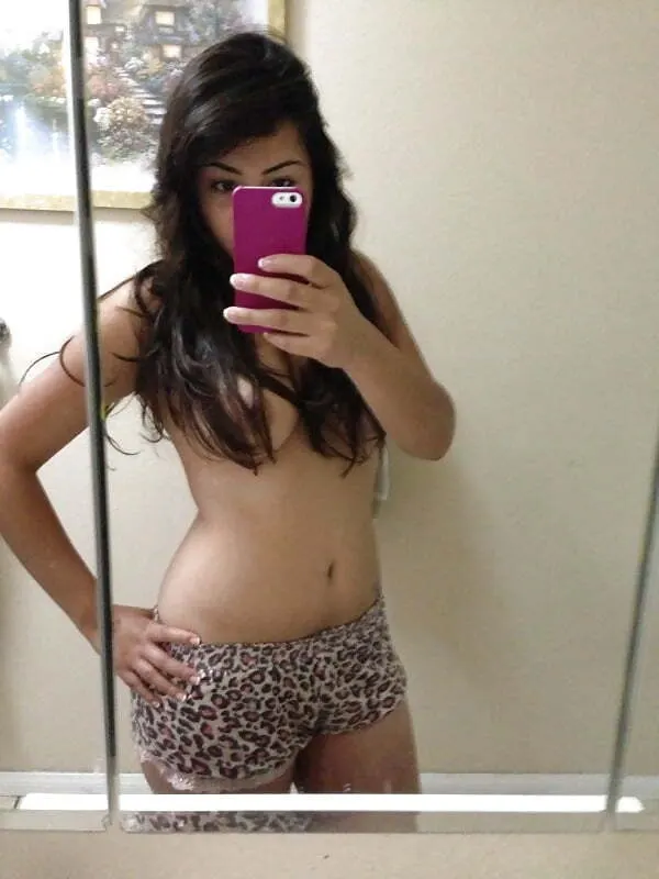 Rellenita desnuda