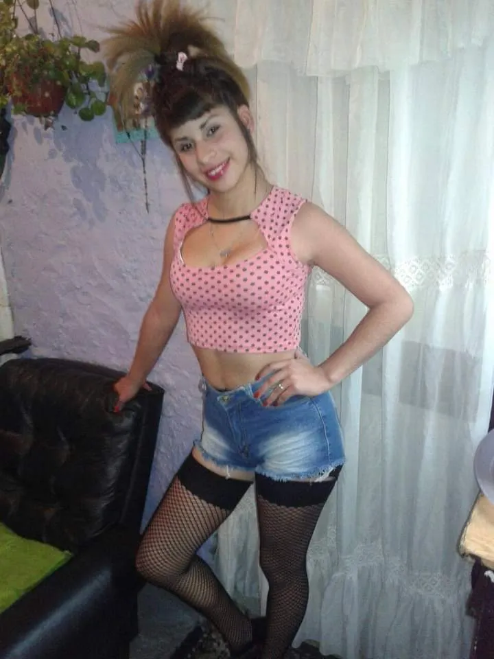 Abi Típica Pendeja Culona Y Tetona... Bien Argenta... Soft